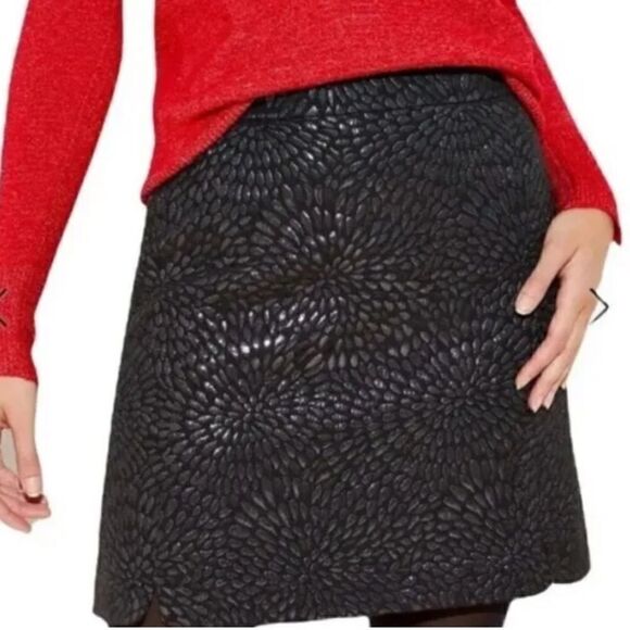 Loft Faux Wrap Black Metallic Floral Embossed Mini Skirt - Picture 7 of 7